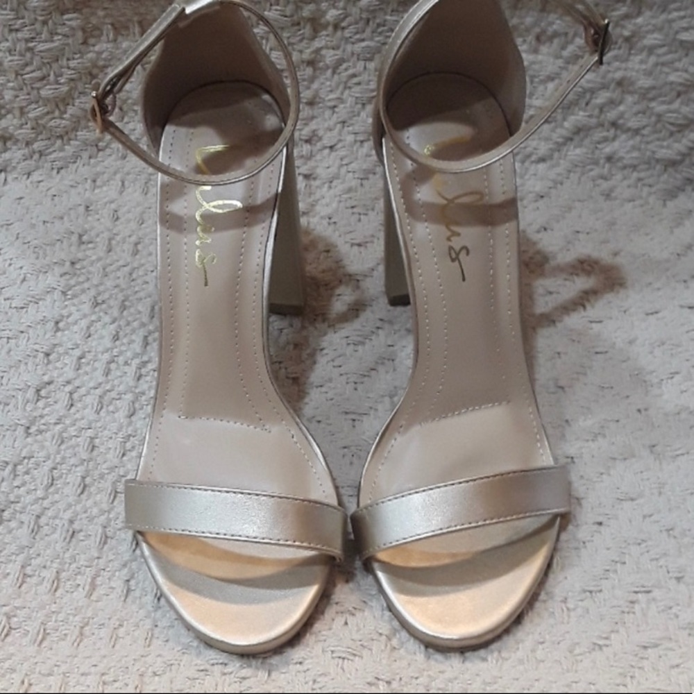 NEW Lulus Gold Block Heel